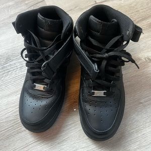 Used Nike men's size 9